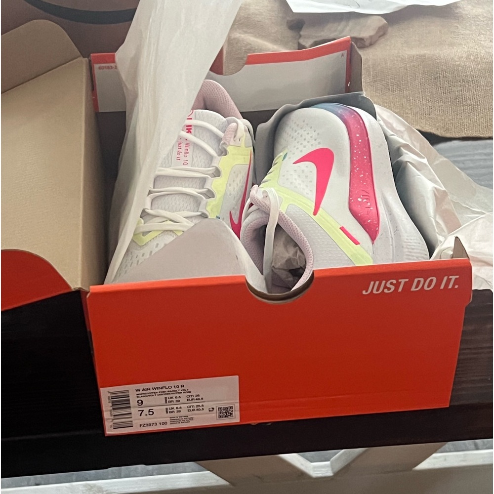 Nike Air Winnflo 10 R - Picture 2 of 6